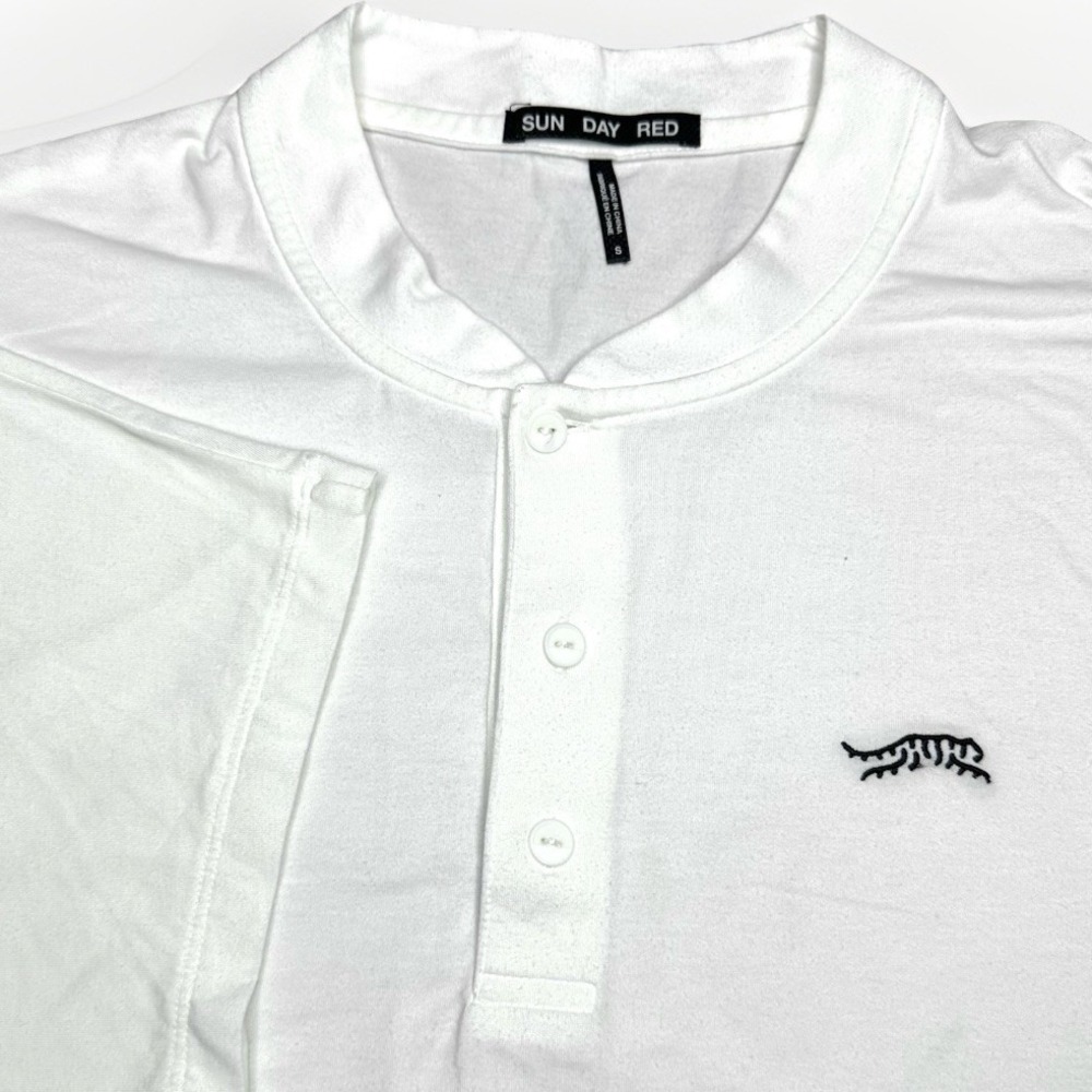 Sun Day Red Polo Shirt Mens Small White Blade Collar Logo Henley Tiger Woods